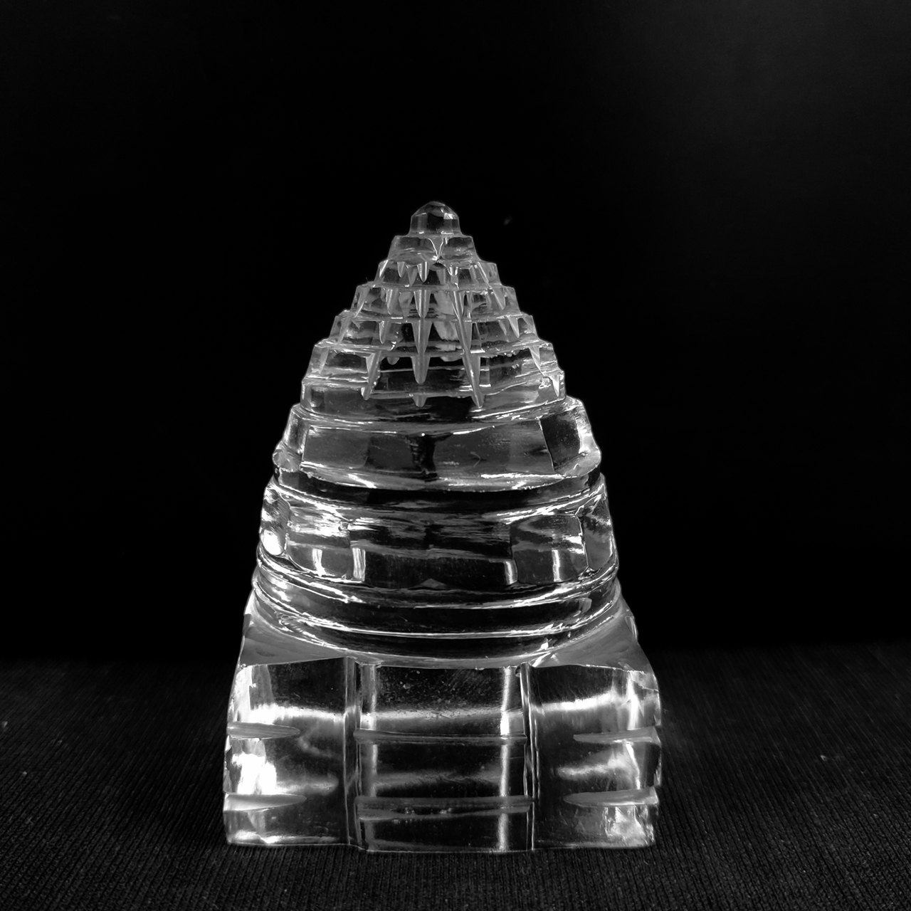 Hiraola's Product Image